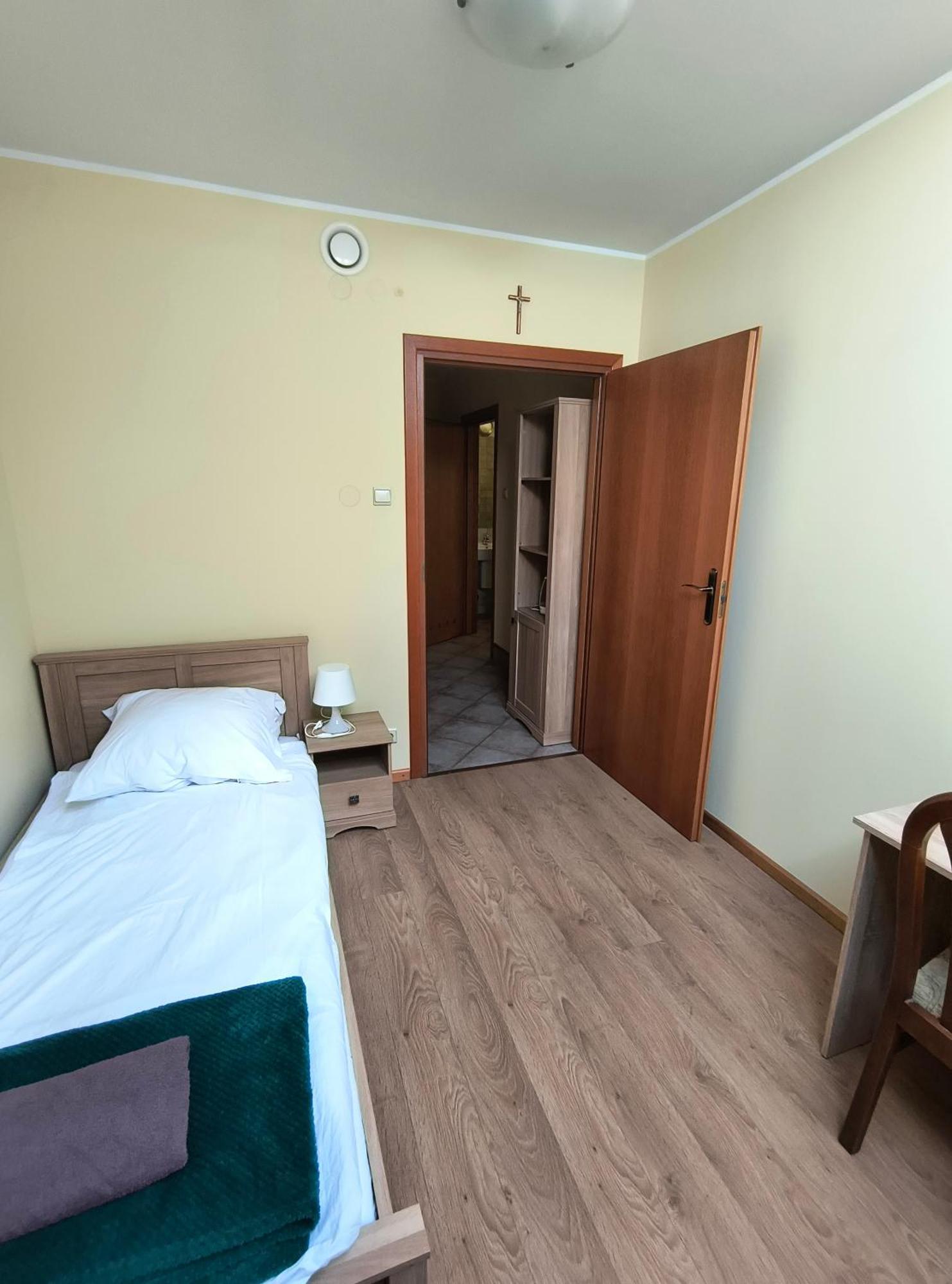 Dobry Zakatek Dom Rekolekcyjny Hotel Konstancin-Jeziorna Exterior foto